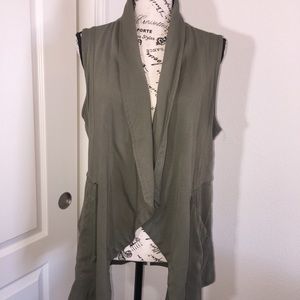 Olive green vest🌸